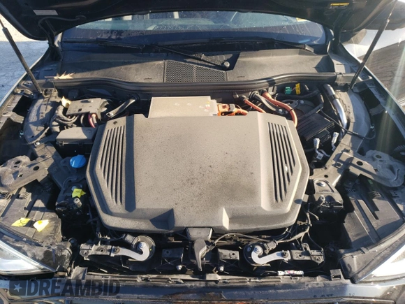 2021 Audi e-tron Sportback Premium Plus with VIN WA12AAGE9MB001276, listed as a Copart auction lot 47997464 with 35,672 mi miles and Salvage title. Bid and sale history available at DreamBid. Image 12.