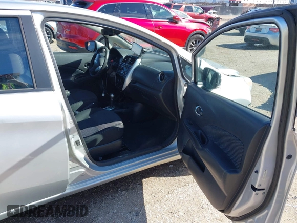 2015 Nissan Note S Plus z VIN 3N1CE2CP2FL402023, wystawiony jako IAAI lot #41461979 z przebiegiem 165 437 mil mil oraz . Historia ofert i sprzedaży dostępna na DreamBid. Obrazek 5.