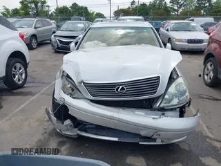 2001 Lexus LS 430 with VIN JTHBN30F110026221, listed as a IAAI auction lot 42022976 with 142,418 mi miles. Bid and sale history available at carsss.com. Image 12.