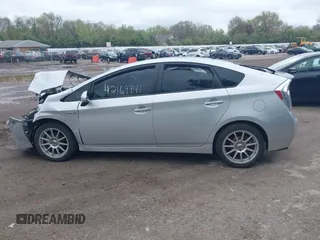 2015 Toyota Prius Four z VIN JTDKN3DU0F0455819, wystawiony jako IAAI lot #42169941 z przebiegiem 63 861 mil mil oraz . Historia ofert i sprzedaży dostępna na DreamBid. Obrazek 14.