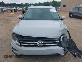 2018 Volkswagen Tiguan SEL z VIN 3VV3B7AXXJM039125, wystawiony jako IAAI lot #42125540 z przebiegiem 91 551 mil mil oraz . Historia ofert i sprzedaży dostępna na DreamBid. Obrazek 12.