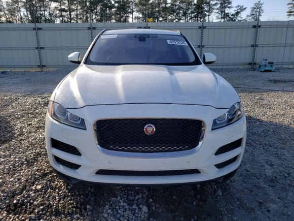 2017 Jaguar F-Pace 20d Premium with VIN SADCJ2BN2HA084928, listed as a Copart auction lot 42312535 with 105,047 mi miles and Clean Title. Bid and sale history available at DreamBid. Image 5.