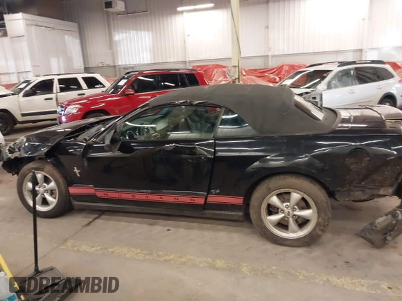 2008 Ford Mustang Deluxe with VIN 1ZVHT84N185144702, listed as a IAAI auction lot 41542731 with 114,156 mi miles and . Bid and sale history available at carsss.com. Image 14.