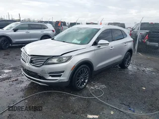 2015 Lincoln MKC z VIN 5LMCJ1A95FUJ20349, wystawiony jako IAAI lot #41695129 z przebiegiem 140 878 mil mil oraz . Historia ofert i sprzedaży dostępna na DreamBid. Obrazek 19.