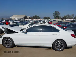 2017 Mercedes-Benz C 300 с VIN 55SWF4JB6HU188700, выставлен на аукционе IAAI как лот 42390502 с пробегом 105 653 миль миль и . История ставок и продаж доступна на DreamBid. Изображение 15.