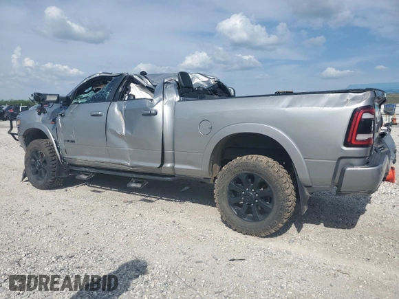 2020 Ram 2500 Laramie z VIN 3C6UR5FL2LG282784, wystawiony jako Copart lot #54198945 z przebiegiem 70 759 mil mil oraz Szkoda całkowita • Salvage title. Historia ofert i sprzedaży dostępna na DreamBid. Obrazek 2.