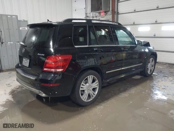 2013 Mercedes-Benz GLK-Class GLK 350 with VIN WDCGG8JB8DG045753, listed as a IAAI auction lot 41648076 with 187,710 mi miles. Bid and sale history available at carsss.com. Image 4.