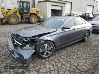 2020 Mercedes-Benz E 350 z VIN W1KZF8DB4LA836477, wystawiony jako Copart lot #43751375 z przebiegiem 54 791 mil mil oraz Szkoda całkowita • Salvage title. Historia ofert i sprzedaży dostępna na DreamBid. Obrazek 1.