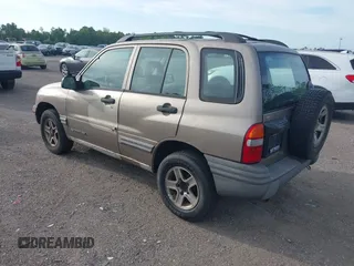 2003 Chevrolet Tracker z VIN 2CNBJ13C436944408, wystawiony jako IAAI lot #42362880 z przebiegiem 213 813 mil mil oraz . Historia ofert i sprzedaży dostępna na DreamBid. Obrazek 3.