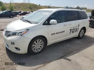 2015 Toyota Sienna Limited z VIN 5TDDK3DC2FS110507, wystawiony jako Copart lot #65145945 z przebiegiem 302 182 mil mil oraz Czysty tytuł • Clean title. Historia ofert i sprzedaży dostępna na DreamBid. Obrazek 1.