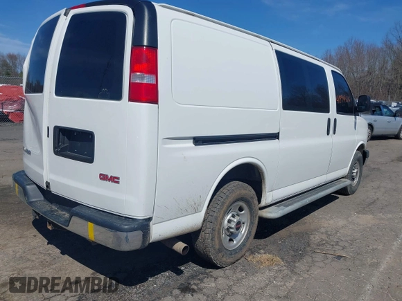 2019 GMC Savana Cargo with VIN 1GTW7AFG2K1366684, listed as a IAAI auction lot 41894616 with 88,788 mi miles. Bid and sale history available at carsss.com. Image 4.