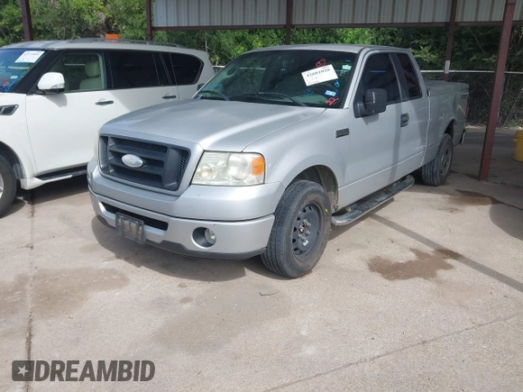 2007 Ford F-150 STX z VIN 1FTRX12W37NA72169, wystawiony jako IAAI lot #42601020 z przebiegiem 147 925 mil mil oraz . Historia ofert i sprzedaży dostępna na DreamBid. Obrazek 2.
