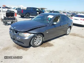 2006 BMW 3 Series 325i with VIN WBAVB13506KX51462, listed as a IAAI auction lot 41811523 with Not Provided miles. Bid and sale history available at carsss.com. Image 2.