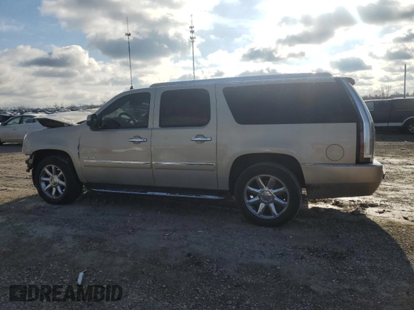 2011 GMC Yukon XL Denali with VIN 1GKS2MEF2BR192306, listed as a Copart auction lot 84486134 with 197,724 mi miles and Salvage Title. Bid and sale history available at carsss.com. Image 2.