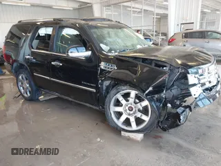 2010 Cadillac Escalade Premium z VIN 1GYUCCEF5AR264152, wystawiony jako IAAI lot #41611597 z przebiegiem 175 778 mil mil oraz . Historia ofert i sprzedaży dostępna na DreamBid. Obrazek 1.