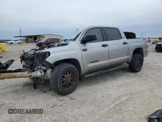 2016 Toyota Tundra 4WD Truck SR5 with VIN 5TFDW5F13GX562571, listed as a Copart auction lot 89104735 with 0 mi miles and Salvage Title. Bid and sale history available at carsss.com. Image 1.