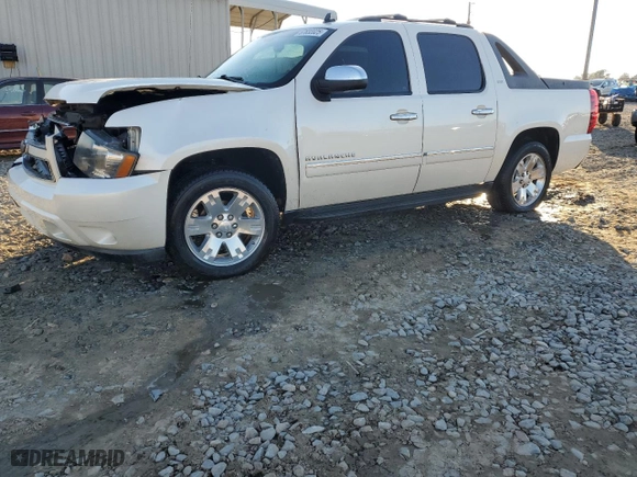 2011 Chevrolet Avalanche LTZ with VIN 3GNMCGE06BG153949, listed as a Copart auction lot 87632025 with 103,340 mi miles and Salvage Title. Bid and sale history available at carsss.com. Image 1.