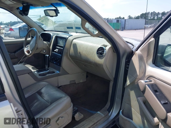2007 Ford Explorer XLT with VIN 1FMEU63E87UB50845, listed as a IAAI auction lot 42213740 with 175,568 mi miles and . Bid and sale history available at DreamBid. Image 5.