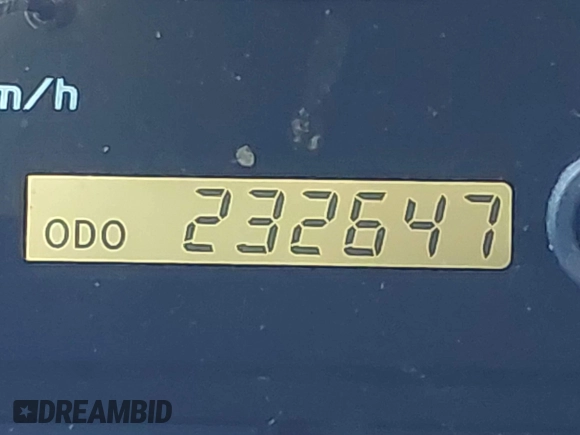 2001 Lexus LX 470 with VIN JTJHT00W613500563, listed as a IAAI auction lot 41730804 with 232,647 mi miles and . Bid and sale history available at carsss.com. Image 15.