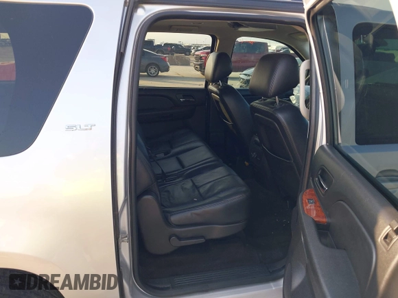 2014 GMC Yukon XL SLT with VIN 1GKS1KE09ER230704, listed as a IAAI auction lot 42046847 with 85,381 mi miles. Bid and sale history available at carsss.com. Image 8.