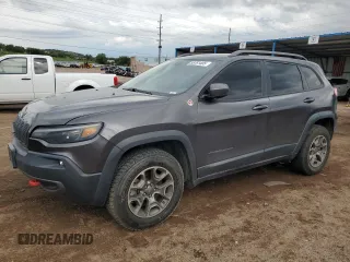 2020 Jeep Cherokee Trailhawk с VIN 1C4PJMBXXLD500953, выставлен на аукционе Copart как лот 58761405 с пробегом 68 457 миль миль и Списание • Salvage title. История ставок и продаж доступна на DreamBid. Изображение 1.