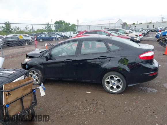 2018 Ford Fiesta SE z VIN 3FADP4BJ0JM104163, wystawiony jako IAAI lot #42306860 z przebiegiem 45 992 mil mil oraz . Historia ofert i sprzedaży dostępna na DreamBid. Obrazek 14.