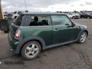 2011 MINI Hardtop с VIN WMWSU3C52BT093673, выставлен на аукционе Copart как лот 59992375 с пробегом 114 919 миль миль и Списание • Salvage title. История ставок и продаж доступна на DreamBid. Изображение 3.