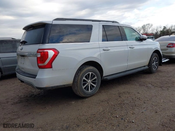 2019 Ford Expedition Max XLT with VIN 1FMJK1HT7KEA82149, listed as a IAAI auction lot 41446122 with 106,607 mi miles. Bid and sale history available at carsss.com. Image 4.