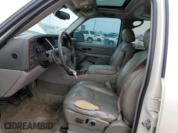 2005 Cadillac Escalade ESV z VIN 3GYFK66N05G258557, wystawiony jako Copart lot #46943305 z przebiegiem 246 719 mil mil oraz Tytuł czysty. Historia ofert i sprzedaży dostępna na DreamBid. Obrazek 7.