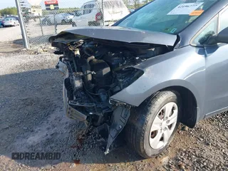 2016 Kia Forte LX z VIN KNAFK4A68G5477333, wystawiony jako IAAI lot #42196777 z przebiegiem 77 805 mil mil oraz . Historia ofert i sprzedaży dostępna na DreamBid. Obrazek 19.