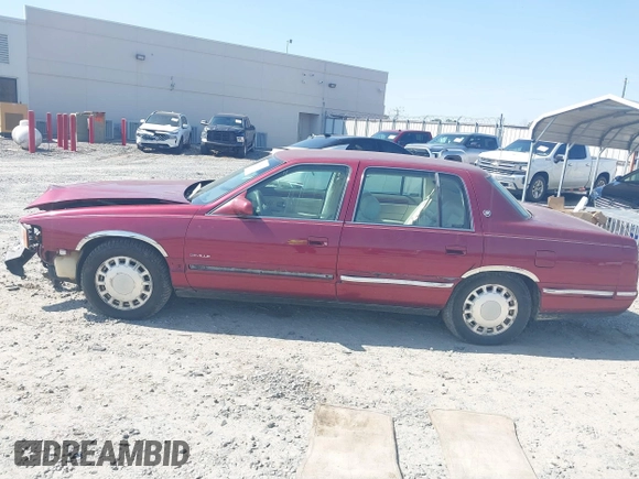 1999 Cadillac DeVille z VIN 1G6KD54Y8XU771788, wystawiony jako IAAI lot #41734590 z przebiegiem 84 302 mil mil oraz . Historia ofert i sprzedaży dostępna na DreamBid. Obrazek 14.