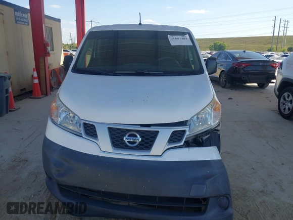 2016 Nissan NV200 S z VIN 3N6CM0KN2GK693003, wystawiony jako IAAI lot #41807204 z przebiegiem 132 868 mil mil oraz . Historia ofert i sprzedaży dostępna na DreamBid. Obrazek 12.