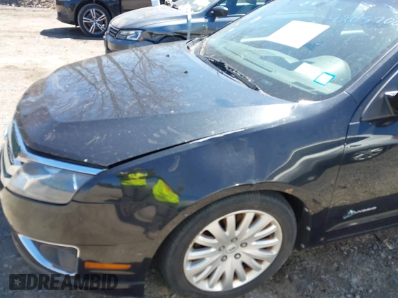 2010 Ford Fusion Hybrid with VIN 3FADP0L33AR294150, listed as a IAAI auction lot 42057023 with 197,497 mi miles. Bid and sale history available at carsss.com. Image 6.