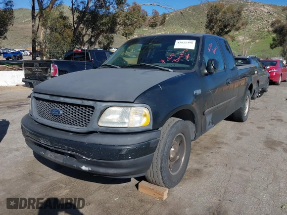 2000 Ford F-150 XL with VIN 1FTRX17W3YNB90314, listed as a IAAI auction lot 41825498 with 369,372 mi miles. Bid and sale history available at carsss.com. Image 2.