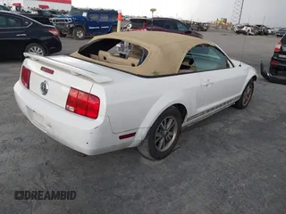 2005 Ford Mustang Deluxe with VIN 1ZVFT84N755253121, listed as a IAAI auction lot 42687235 with Not provided miles and . Bid and sale history available at DreamBid. Image 4.
