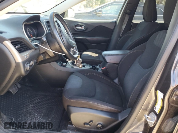 2016 Jeep Cherokee Latitude z VIN 1C4PJMCB8GW121639, wystawiony jako Copart lot #53455715 z przebiegiem 115 212 mil mil oraz Szkoda całkowita • Salvage title. Historia ofert i sprzedaży dostępna na DreamBid. Obrazek 7.