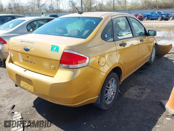 2009 Ford Focus SE z VIN 1FAHP35N29W197600, wystawiony jako IAAI lot #41821808 z przebiegiem 180 568 mil mil oraz . Historia ofert i sprzedaży dostępna na DreamBid. Obrazek 4.