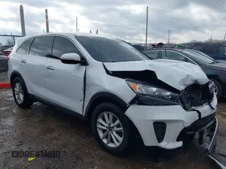 2020 Kia Sorento LX z VIN 5XYPG4A30LG651606, wystawiony jako IAAI lot #41041360 z przebiegiem 77 554 mil mil oraz . Historia ofert i sprzedaży dostępna na DreamBid. Obrazek 1.