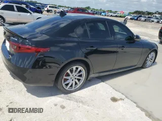 2019 Alfa Romeo Giulia z VIN ZARFAMAN7K7598712, wystawiony jako Copart lot #61589905 z przebiegiem Nie podano mil oraz Czysty tytuł • Clean title. Historia ofert i sprzedaży dostępna na DreamBid. Obrazek 3.