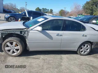2005 Lexus ES 330 with VIN JTHBA30G555100804, listed as a IAAI auction lot 41595677 with 259,404 mi miles. Bid and sale history available at carsss.com. Image 14.