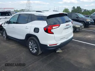 2022 GMC Terrain SLT with VIN 3GKALPEV4NL110119, listed as a IAAI auction lot 42033472 with 1 mi miles. Bid and sale history available at carsss.com. Image 3.