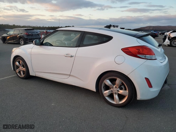2014 Hyundai Veloster with VIN KMHTC6AD5EU192486, listed as a Copart auction lot 86204784 with 172,013 mi miles and Salvage Title. Bid and sale history available at carsss.com. Image 2.