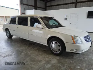 2009 Cadillac DTS Professional Limousine z VIN 1GEEK90Y49U550082, wystawiony jako Copart lot #44596105 z przebiegiem 53 866 mil mil oraz Czysty tytuł • Clean title. Historia ofert i sprzedaży dostępna na DreamBid. Obrazek 4.