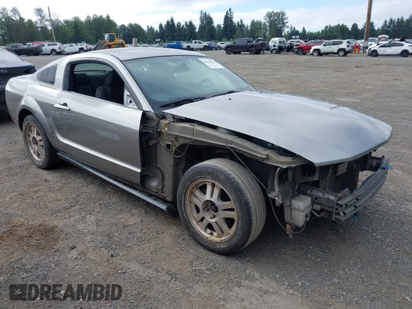 2008 Ford Mustang Deluxe with VIN 1ZVHT80N485182883, listed as a IAAI auction lot 42615739 with 203,793 mi miles and . Bid and sale history available at DreamBid. Image 1.