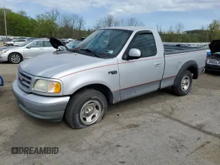 2003 Ford F-150 XL с VIN 2FTRF17283CA87923, выставлен на аукционе Copart как лот 54901195 с пробегом Не указан миль и Списание • Salvage title. История ставок и продаж доступна на DreamBid. Изображение 1.