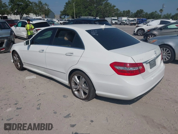 2013 Mercedes-Benz E 350 Luxury с VIN WDDHF5KB3DA664800, выставлен на аукционе IAAI как лот 42154013 с пробегом 107 140 миль миль и . История ставок и продаж доступна на DreamBid. Изображение 3.