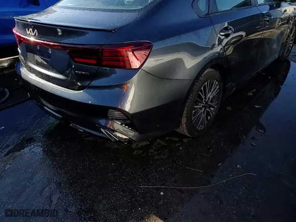 2022 Kia Forte GT-Line with VIN 3KPF54AD0NE421686, listed as a Copart auction lot 84646714 with 36,492 mi miles and Salvage Title. Bid and sale history available at carsss.com. Image 13.