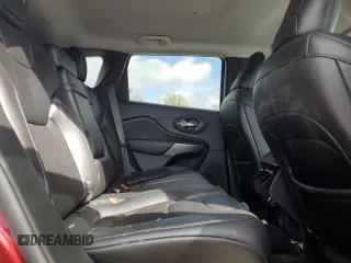 2019 Jeep Cherokee Latitude Plus z VIN 1C4PJMLNXKD192548, wystawiony jako Copart lot #55999925 z przebiegiem 28 762 mil mil oraz Szkoda całkowita • Salvage title. Historia ofert i sprzedaży dostępna na DreamBid. Obrazek 11.