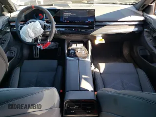 2024 BMW i5 M60 z VIN WBY43FK00RCP55216, wystawiony jako Copart lot #47203974 z przebiegiem 3518 mil mil oraz Szkody całkowita. Historia ofert i sprzedaży dostępna na DreamBid. Obrazek 8.