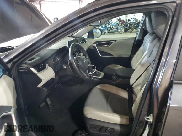 2022 Toyota RAV4 XLE Premium with VIN 2T3C1RFV3NC189846, listed as a Copart auction lot 81810294 with 55,408 mi miles and Salvage title. Bid and sale history available at DreamBid. Image 7.